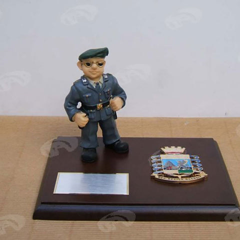 Statuina con Base basco verde